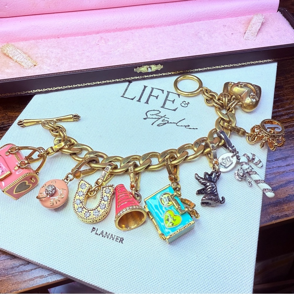 Authentic Juicy Couture Gold Y2K Bedazzled  Charm Bracelet Excellent Condition